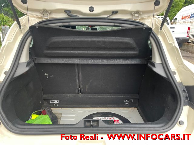 RENAULT Clio usata, con Specchietti laterali elettrici