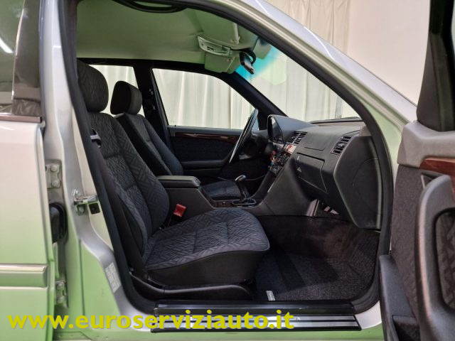 MERCEDES-BENZ C 180 usata 30