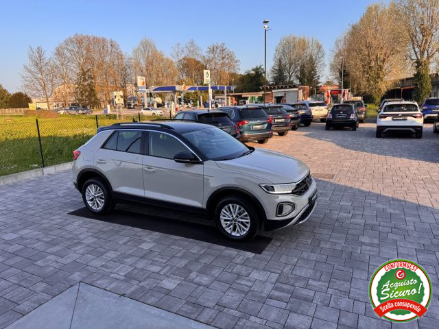 VOLKSWAGEN T-Roc usata, con Autoradio