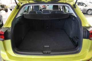 VOLKSWAGEN Golf Variant usata, con Fari LED
