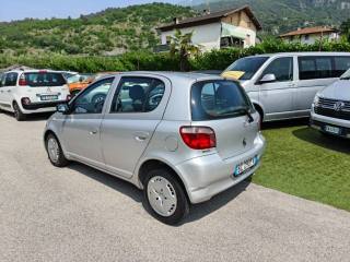 TOYOTA Yaris usata, con Autoradio