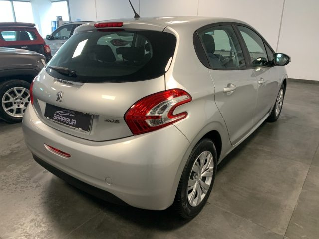 PEUGEOT 208 usata, con Autoradio