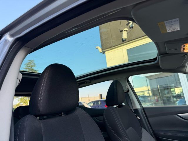 NISSAN Qashqai usata, con Controllo automatico clima