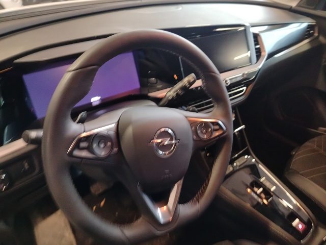 OPEL Grandland usata, con Telecamera per parcheggio assistito