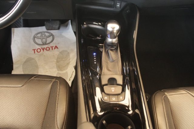 TOYOTA C-HR usata, con Specchietti laterali elettrici