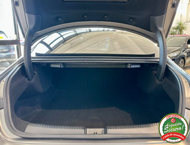 MERCEDES-BENZ CLA 180 usata, con Fari LED