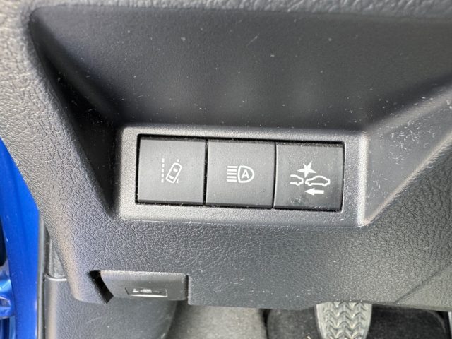 TOYOTA Yaris usata, con Volante in pelle
