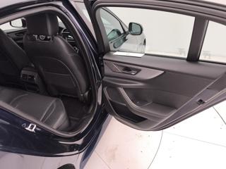 JAGUAR XE usata, con Sound system