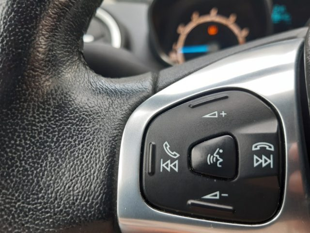 FORD Fiesta usata, con USB