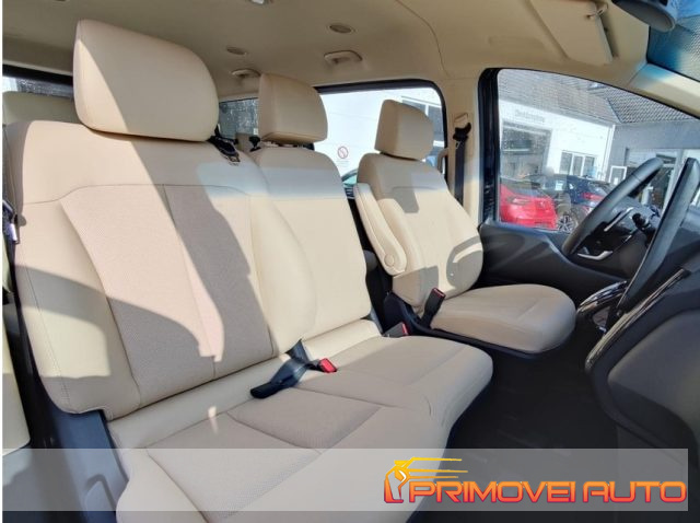 HYUNDAI Staria usata, con Airbag