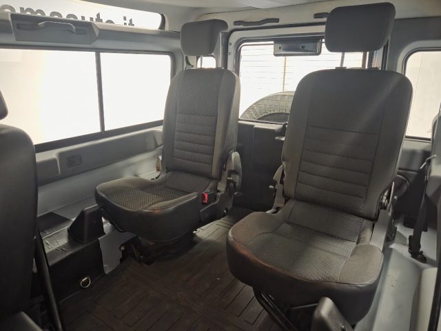 LAND ROVER Defender usata 23