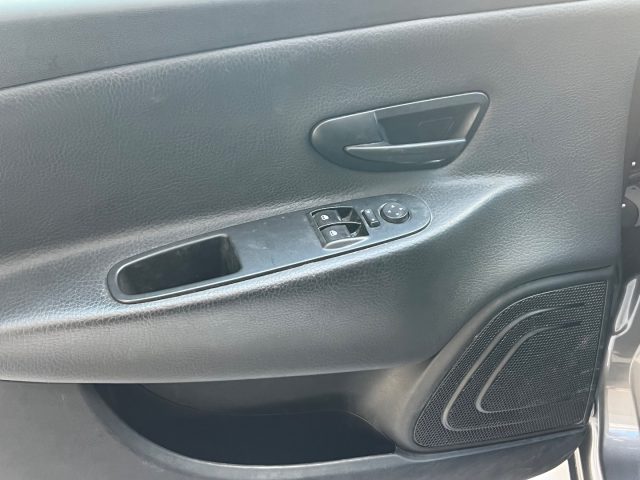 LANCIA Ypsilon usata, con Fendinebbia