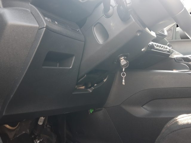 PEUGEOT 3008 usata, con Controllo elettronico della corsia