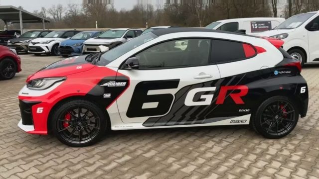 TOYOTA Yaris usata, con Airbag Passeggero