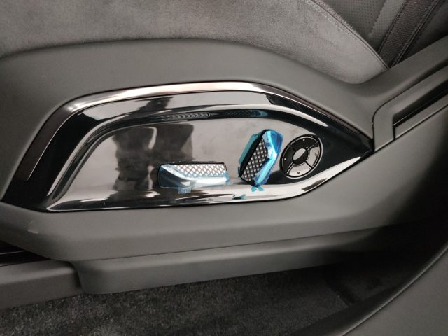 LOTUS Eletre usata, con Volante in pelle