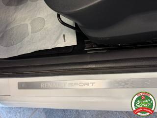 RENAULT Clio usata, con Volante in pelle