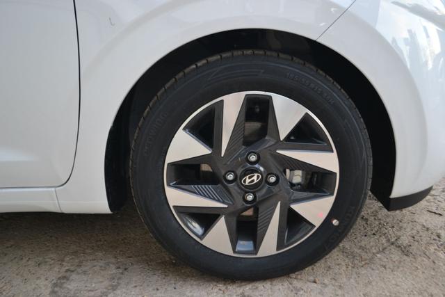 HYUNDAI i10 usata, con Park Distance Control