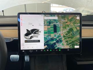 TESLA Model 3 usata, con Park Distance Control