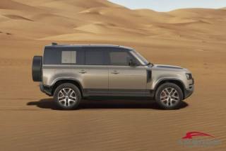 LAND ROVER Defender usata 1