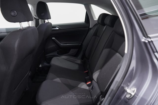 VOLKSWAGEN Taigo usata, con Airbag testa