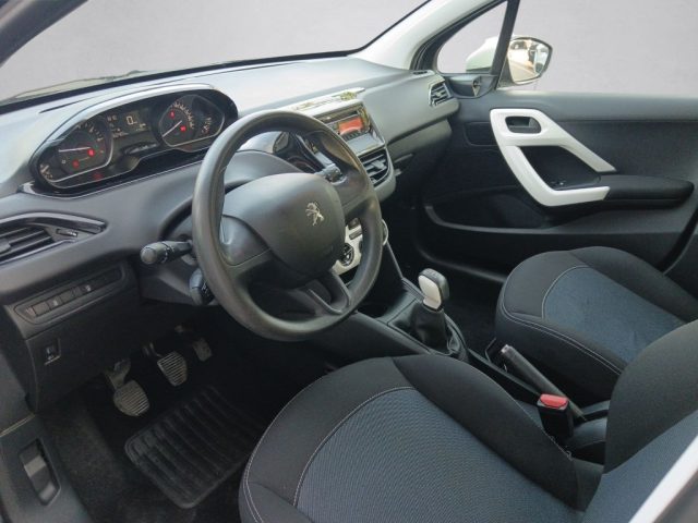 PEUGEOT 208 usata, con Autoradio