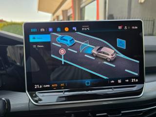 VOLKSWAGEN Golf usata, con Supporto lombare
