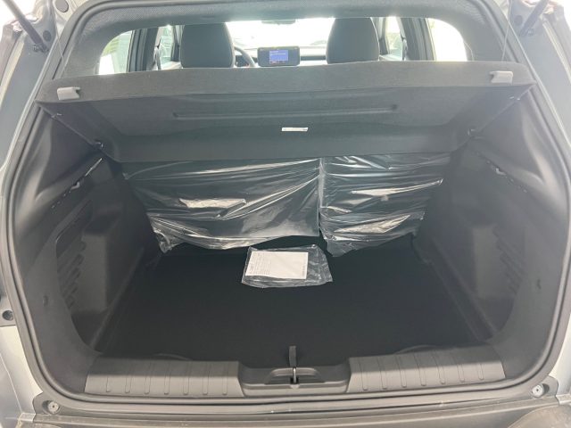 JEEP Avenger usata, con USB