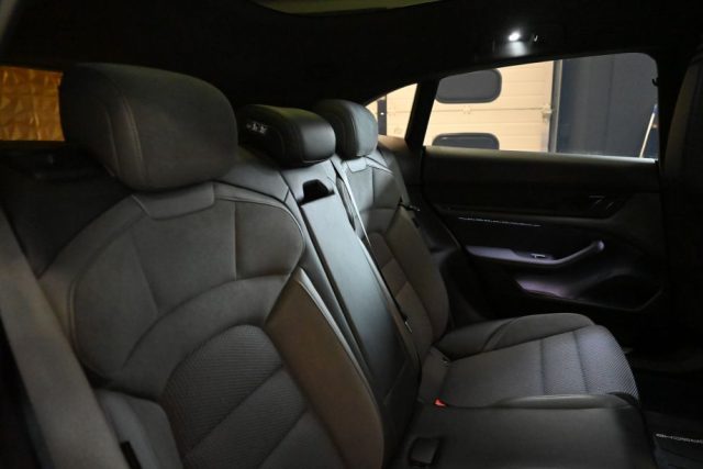 PORSCHE Taycan usata 119
