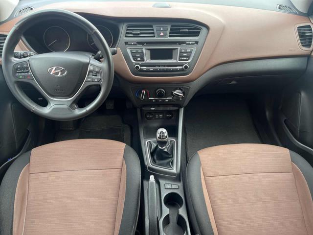 HYUNDAI i20 usata, con Autoradio