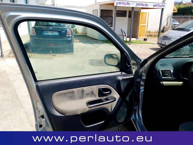 RENAULT Clio usata, con Autoradio