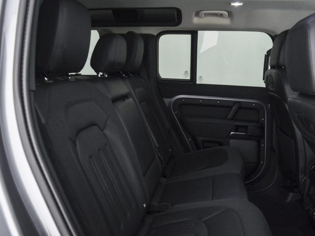 LAND ROVER Defender usata 4