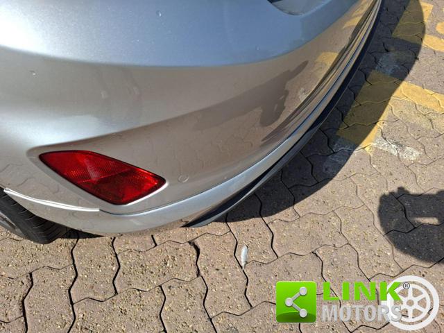 FORD Fiesta usata, con Specchietti laterali elettrici