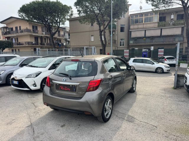 TOYOTA Yaris usata, con Autoradio
