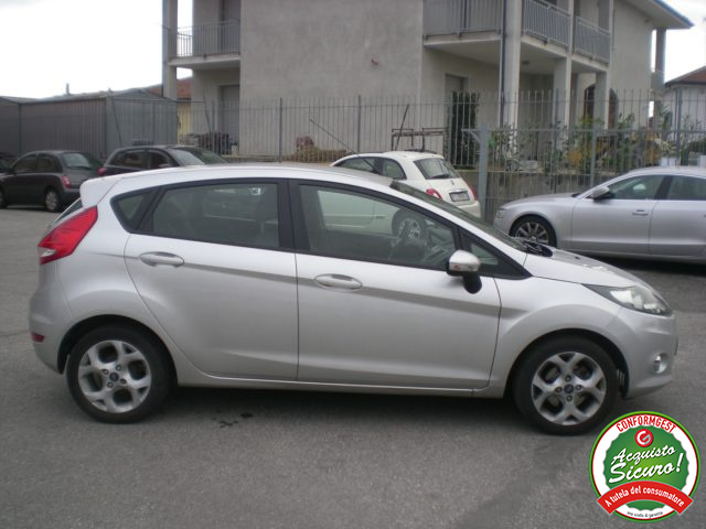 FORD Fiesta usata, con ESP