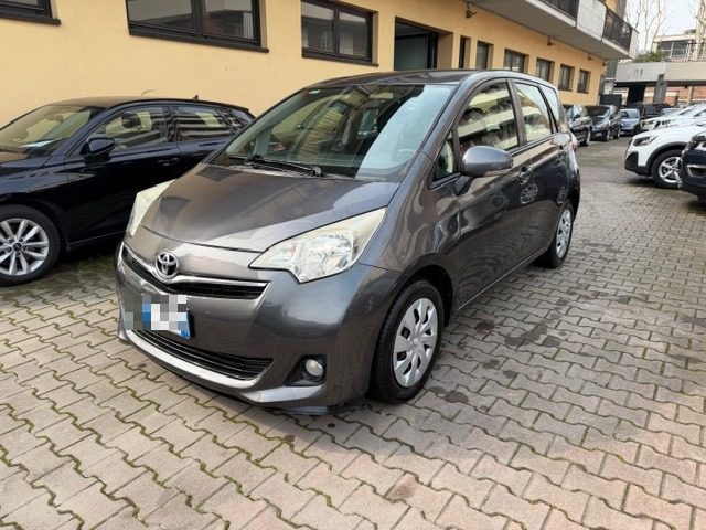 TOYOTA Verso-S usata, con ABS