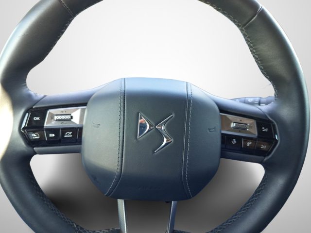 DS AUTOMOBILES DS 3 usata, con Sistema di navigazione