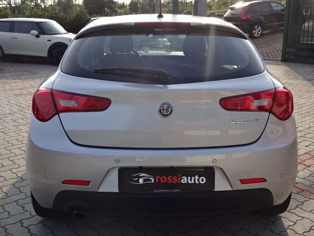 ALFA ROMEO Giulietta usata, con Autoradio