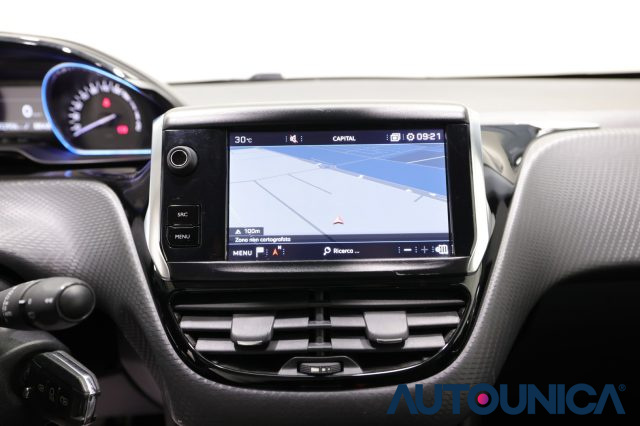 PEUGEOT 2008 usata, con Volante multifunzione