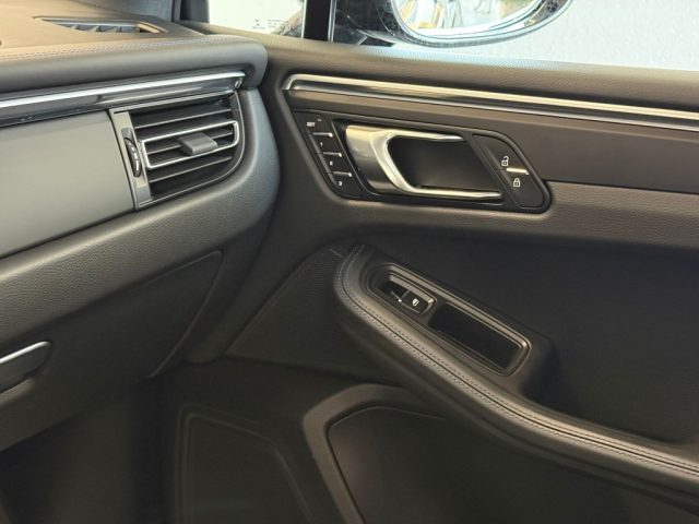 PORSCHE Macan usata, con Bracciolo