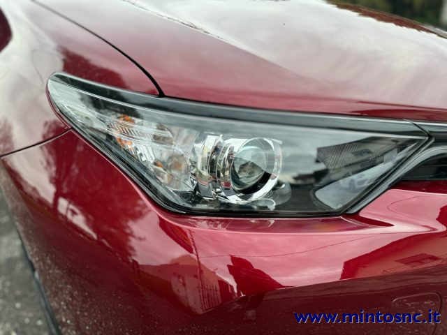 TOYOTA Auris usata, con Autoradio