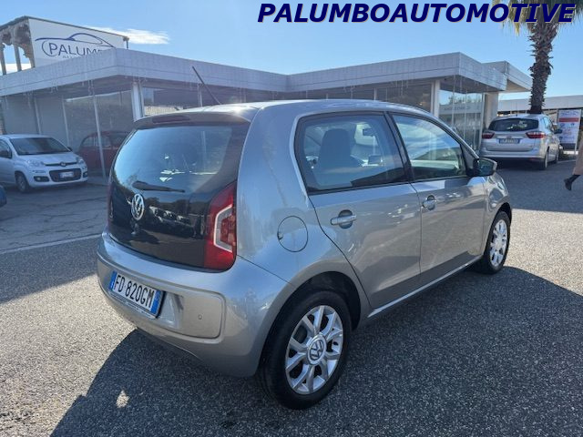 VOLKSWAGEN up! usata, con Autoradio