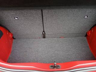 VOLKSWAGEN up! usata, con Luci diurne LED