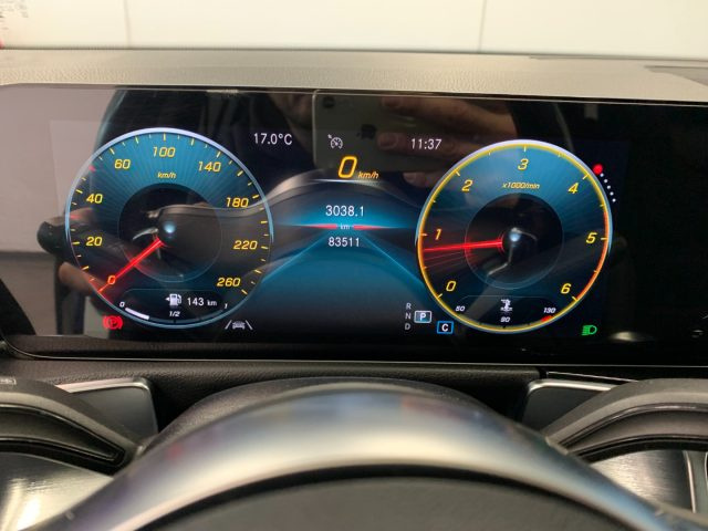 MERCEDES-BENZ GLB 200 usata, con Fari direzionali