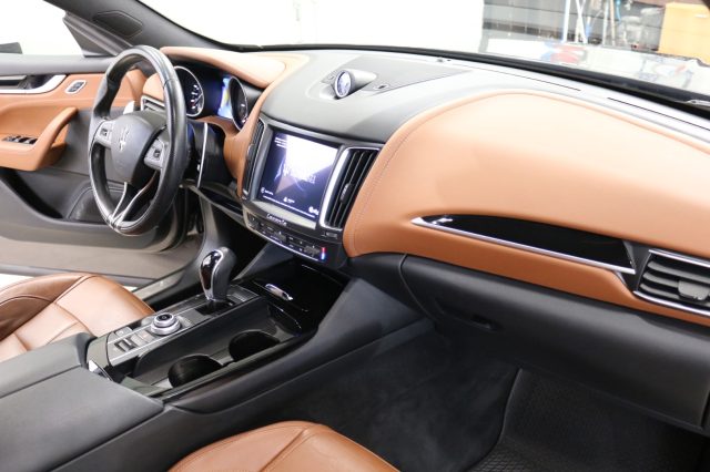MASERATI Levante usata 25