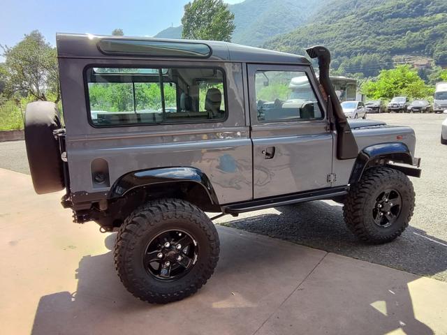 LAND ROVER Defender usata, con Lettore CD