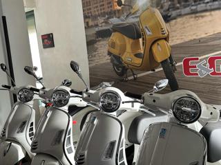 VESPA GTS 300 Super usata 10