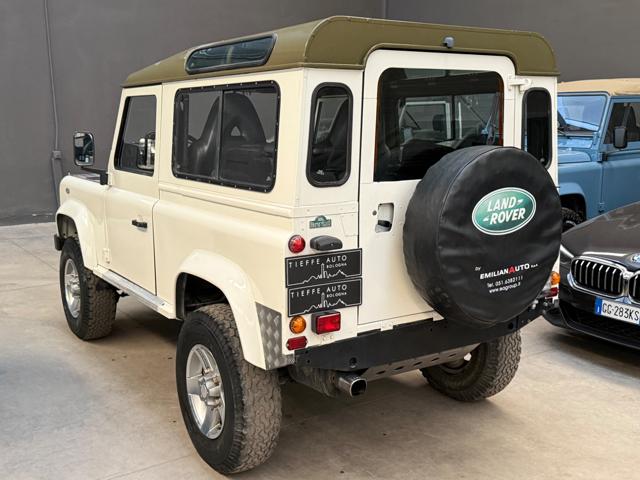 LAND ROVER Defender usata 5