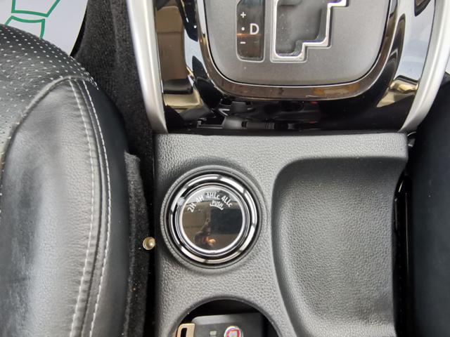 MITSUBISHI L200 usata, con Autoradio digitale