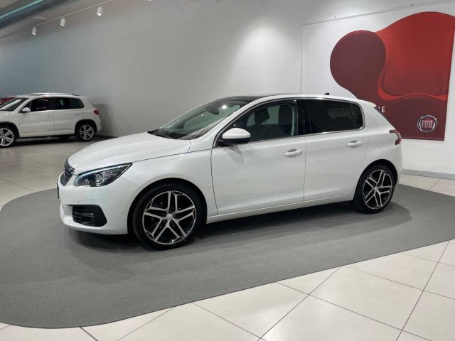 PEUGEOT 308 usata, con Airbag