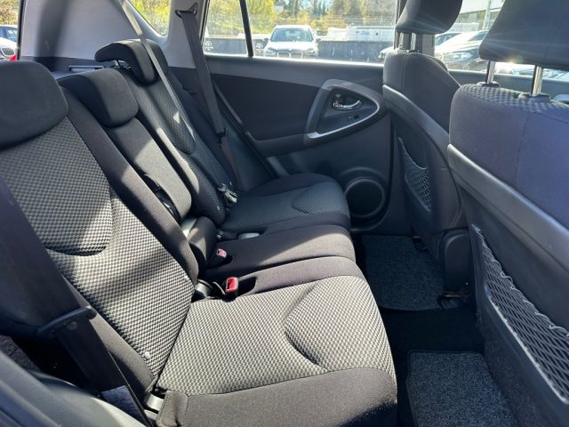 TOYOTA RAV 4 usata, con Servosterzo